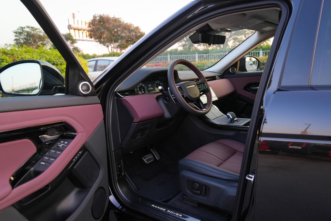 لاند روفر رانج روفر إيفوك SE P250 DYNAMIC 2025!! FIVE YEARS WARRANTY!! THREE YEARS SERVICE CONTRACT