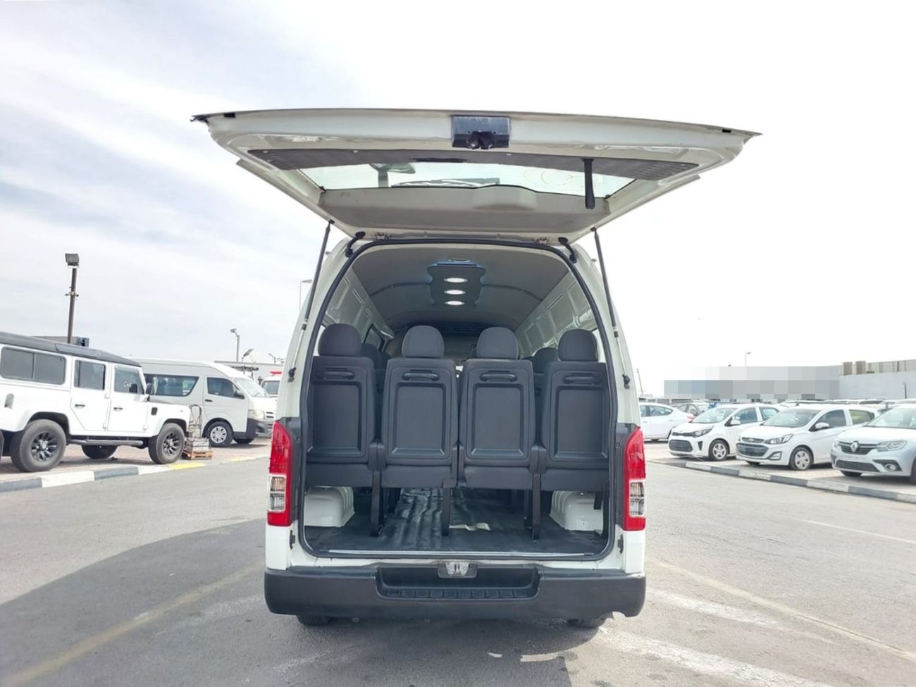 Toyota Hiace TOYOTA HIACE COMMUTER VAN RHD 2014 MODEL 2.7 L PETROL AUTOMATIC(PM47858)