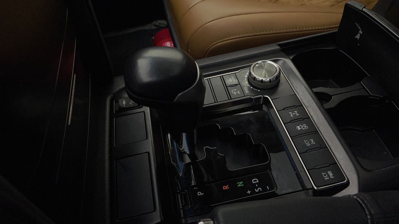 تويوتا لاند كروزر GXR GT 4 | بدون دفعة مقدمة | اختبار القيادة في المنزل