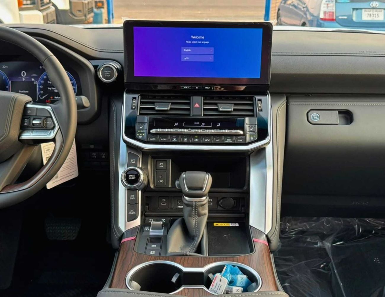 تويوتا لاند كروزر VX || 4.0L PETROL V6 / RADAR / BIG DVD / REAR ENTERTAINMENT SCREEN / COOL BOX / FULL OPTION (CODE#VX
