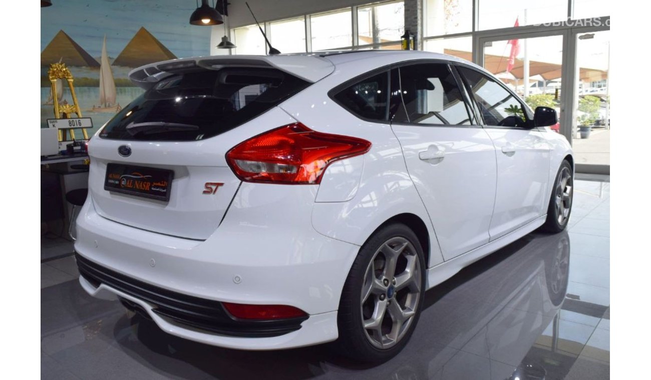 Ford Focus ST, 2.0L Turbo Charged 250HP- GCC Specs, Under Warranty - Full Service History, Single Owner