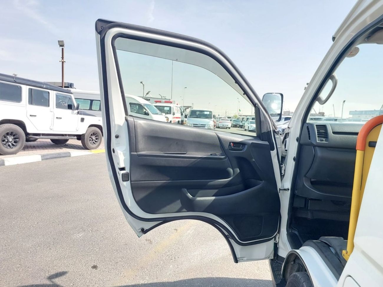 تويوتا هاياس TOYOTA HIACE VAN RHD 2015 MODEL 2.7L PETROL AUTOMATIC(PM55169)