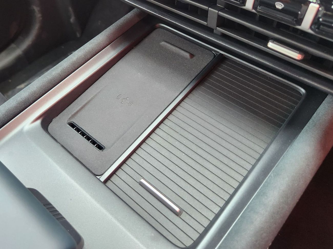 تشنجان ديبال جي 318 FULL OPTION - 424 HORSEPOWER - 0-100 IN 6.3 S - 1200 KM RANGE