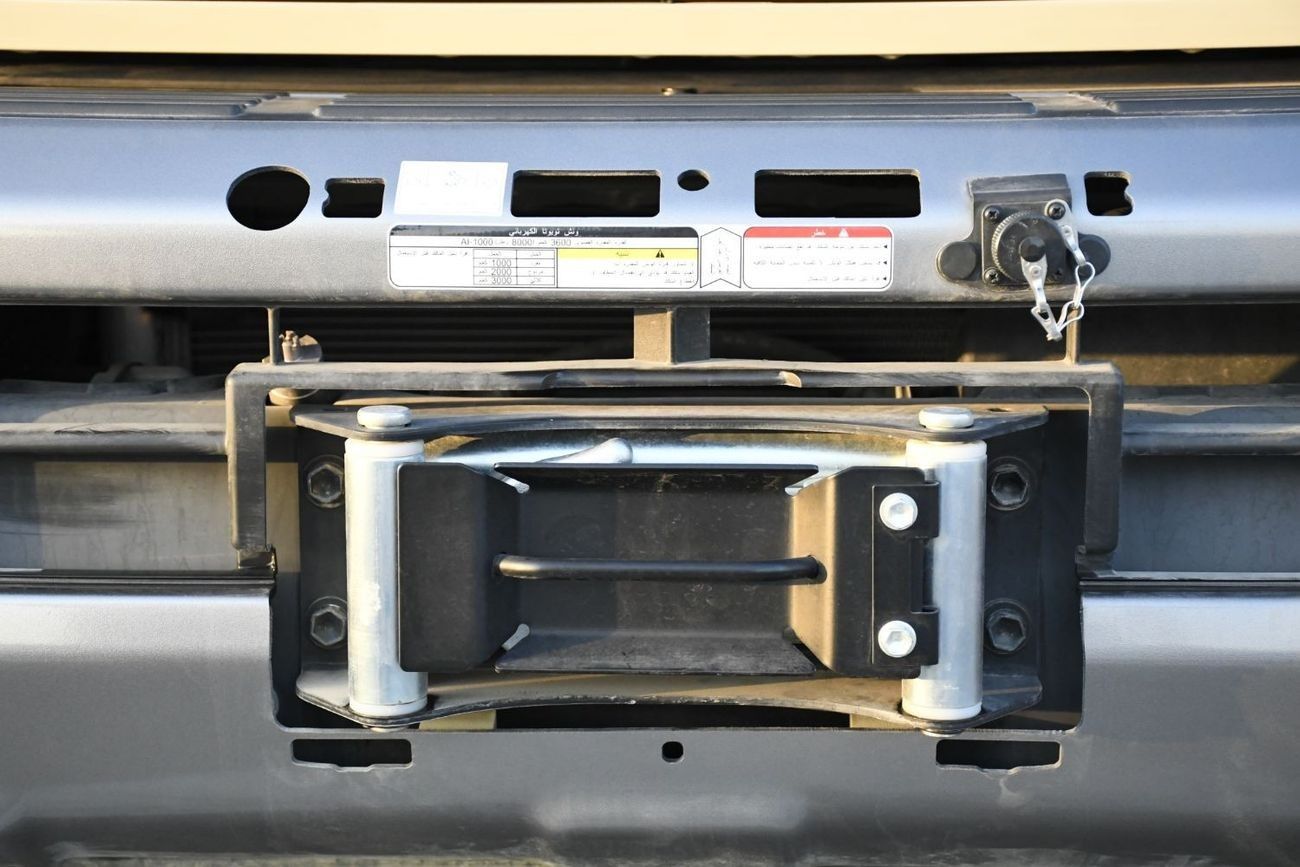 Toyota Land Cruiser Pick Up 4.5L V8 Diesel with difflock  (Ready Stock )