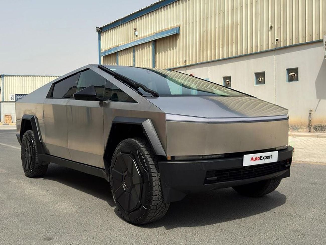 تسلا سايبرتراك AWD Foundation Edition, in RIGHT HAND DRIVE (EXPORT ONLY)