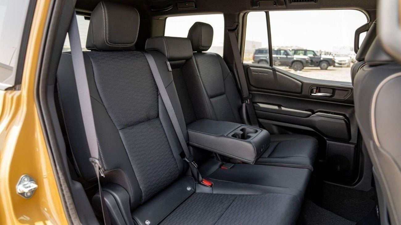 Toyota Prado TOYOTA PRADO 250 2.4P AT FIRST EDITION MY2025 – SAND & GREY ROOF