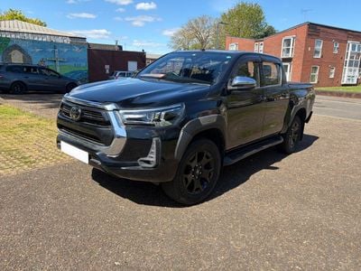 Toyota Hilux UK STOCK | DOUBLE CABIN | 2020 | RHD | 4WD | 2.4L DIESEL ENGINE | AUTOMATIC TRANSMISSION | 9000 MILE