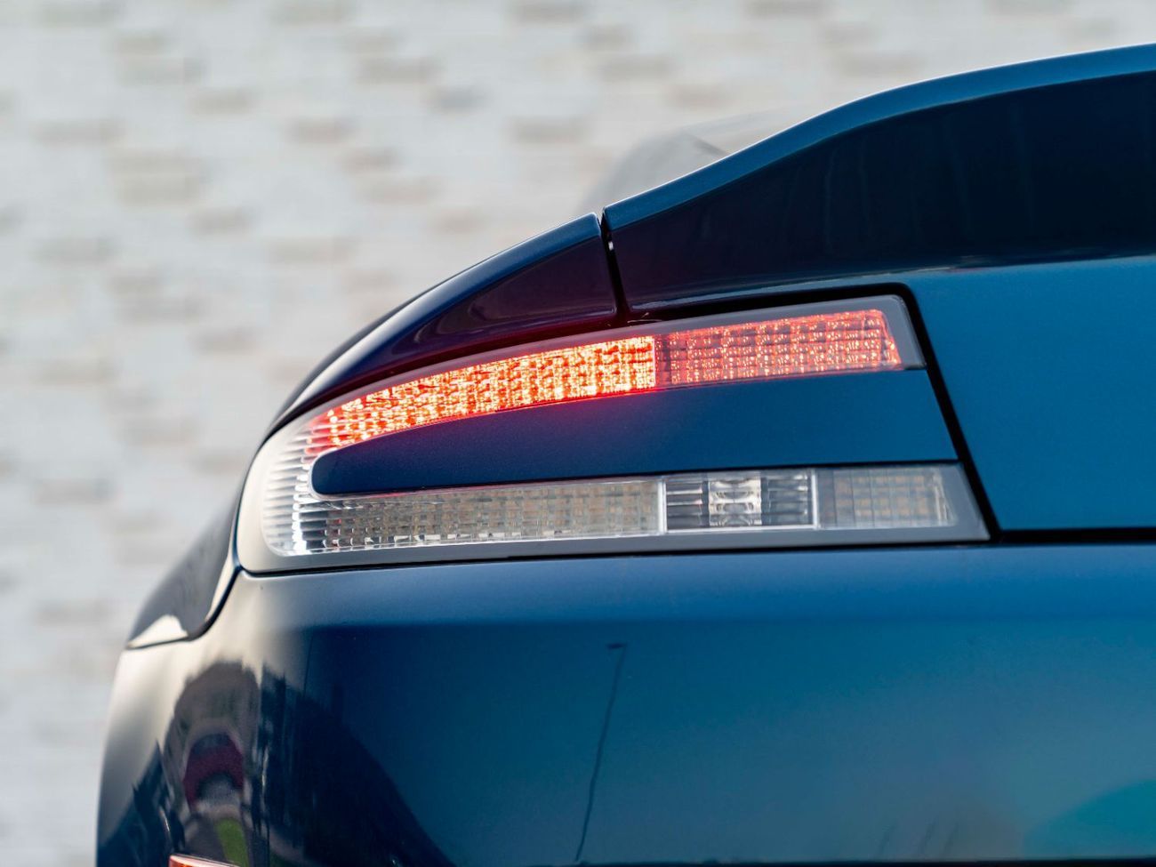 أستون مارتن فانتيج V8 4.7L