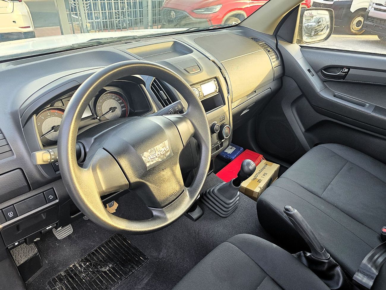 Isuzu D-MAX ISUZU DMAX S.C STD 1.9L DieselL M/T 2Doors White Color 2025 Model
