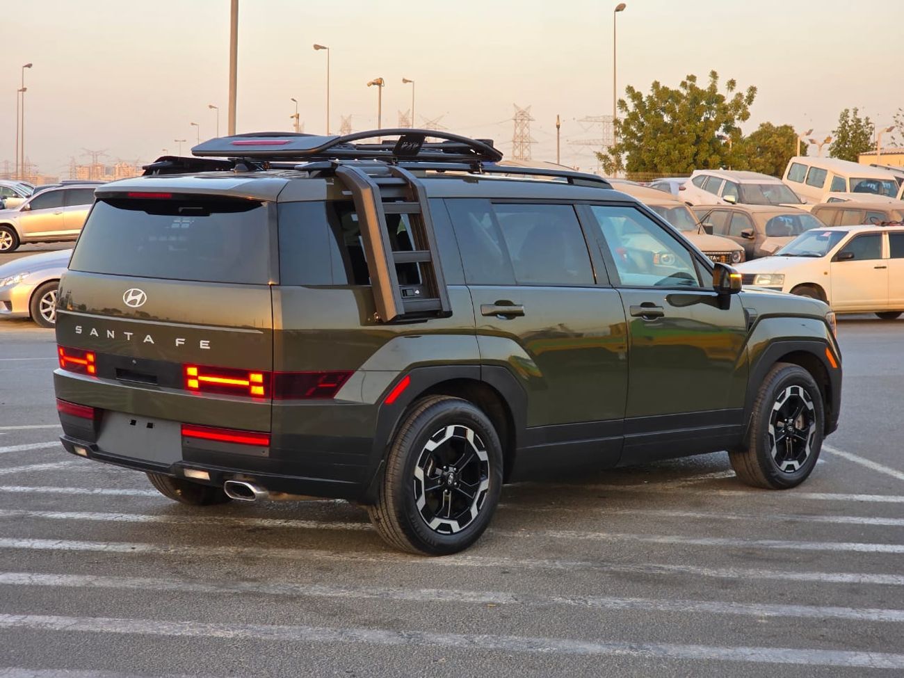 Hyundai Santa Fe 2025 Model Push button , Trunk automatic and original leather with 8 seatwe