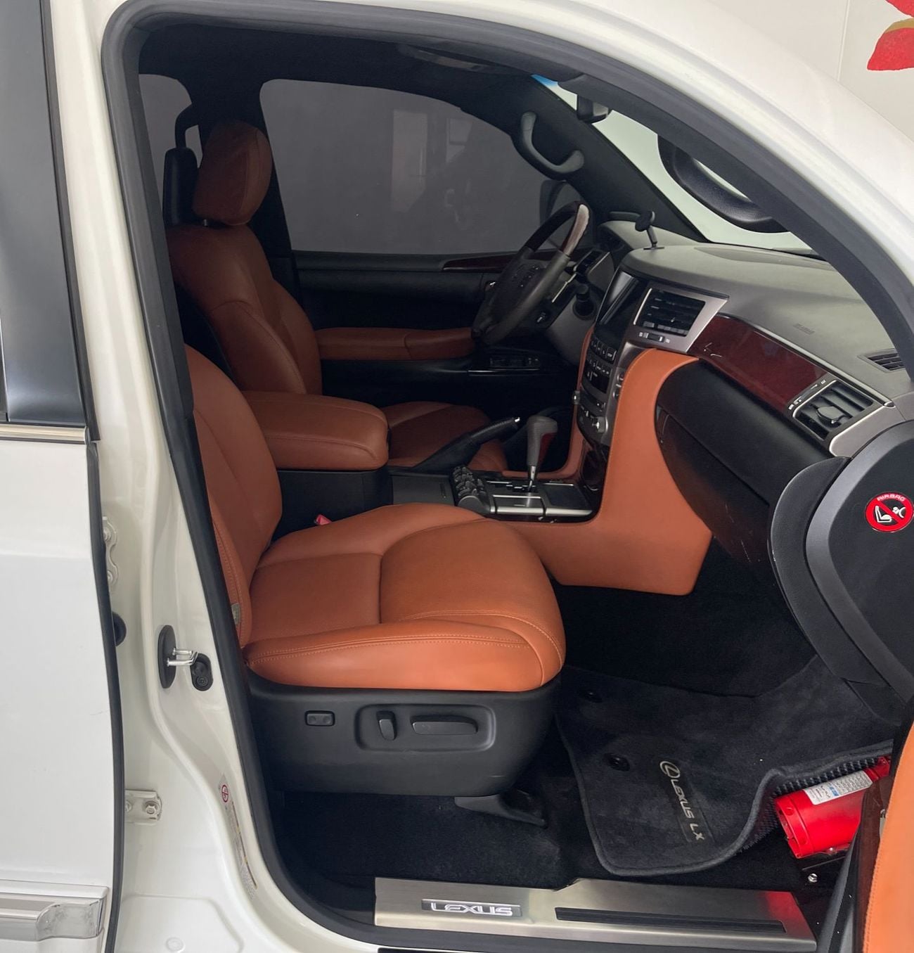 Lexus LX570 PLATINUM Prestige 5.7L
