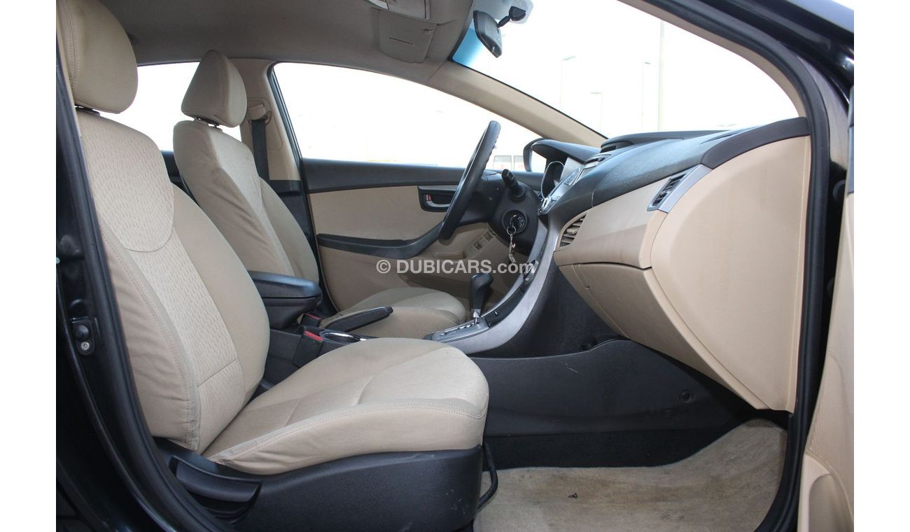 Hyundai Elantra Hyundai Elantra 2012 GCC in excellent condition without accidents