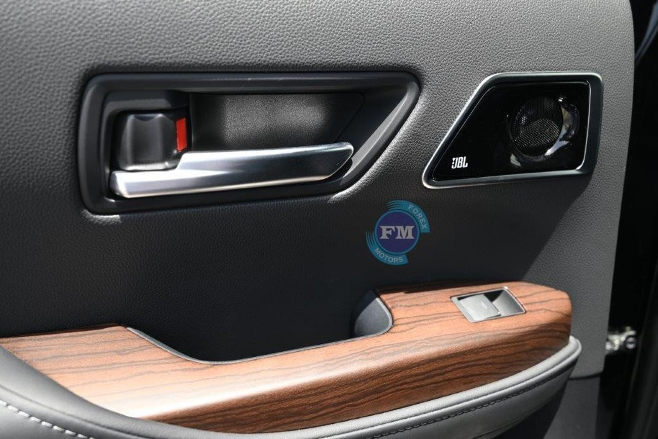 تويوتا لاند كروزر 300 VXR 4.0L Petrol 4WD Automatic