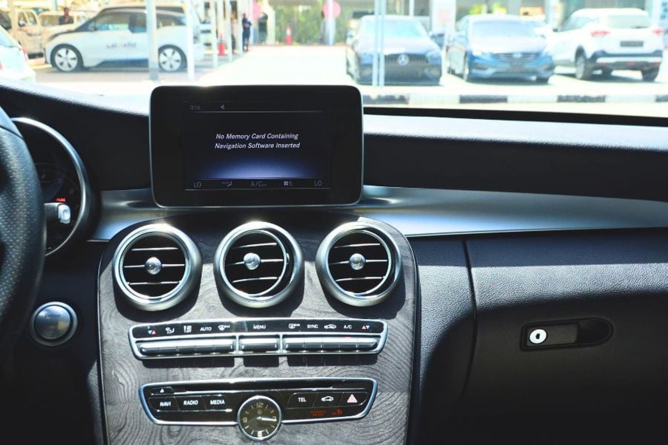 Mercedes Benz C300 STANDARD