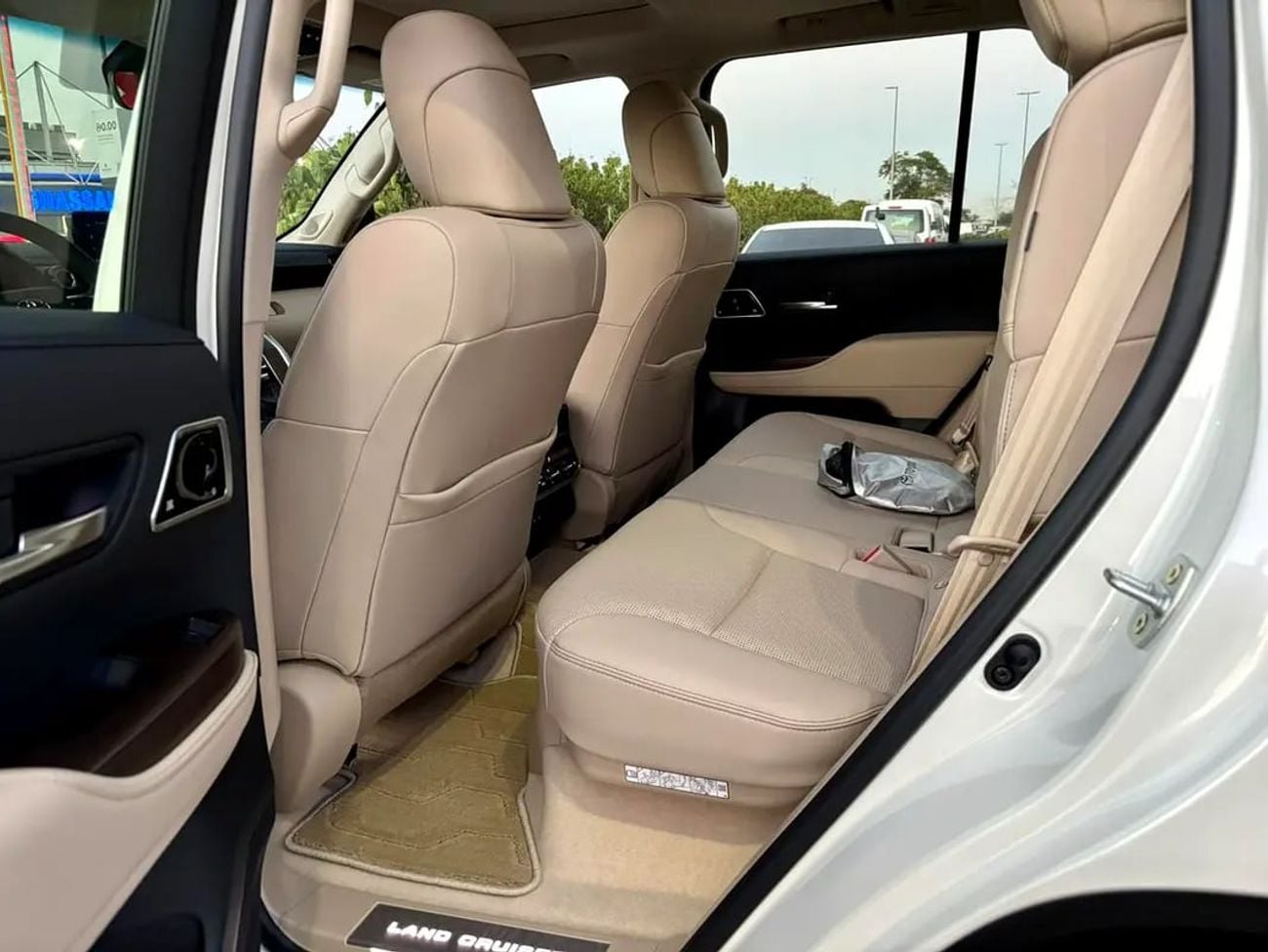 Toyota Land Cruiser VXR 4.0L GCC Specs