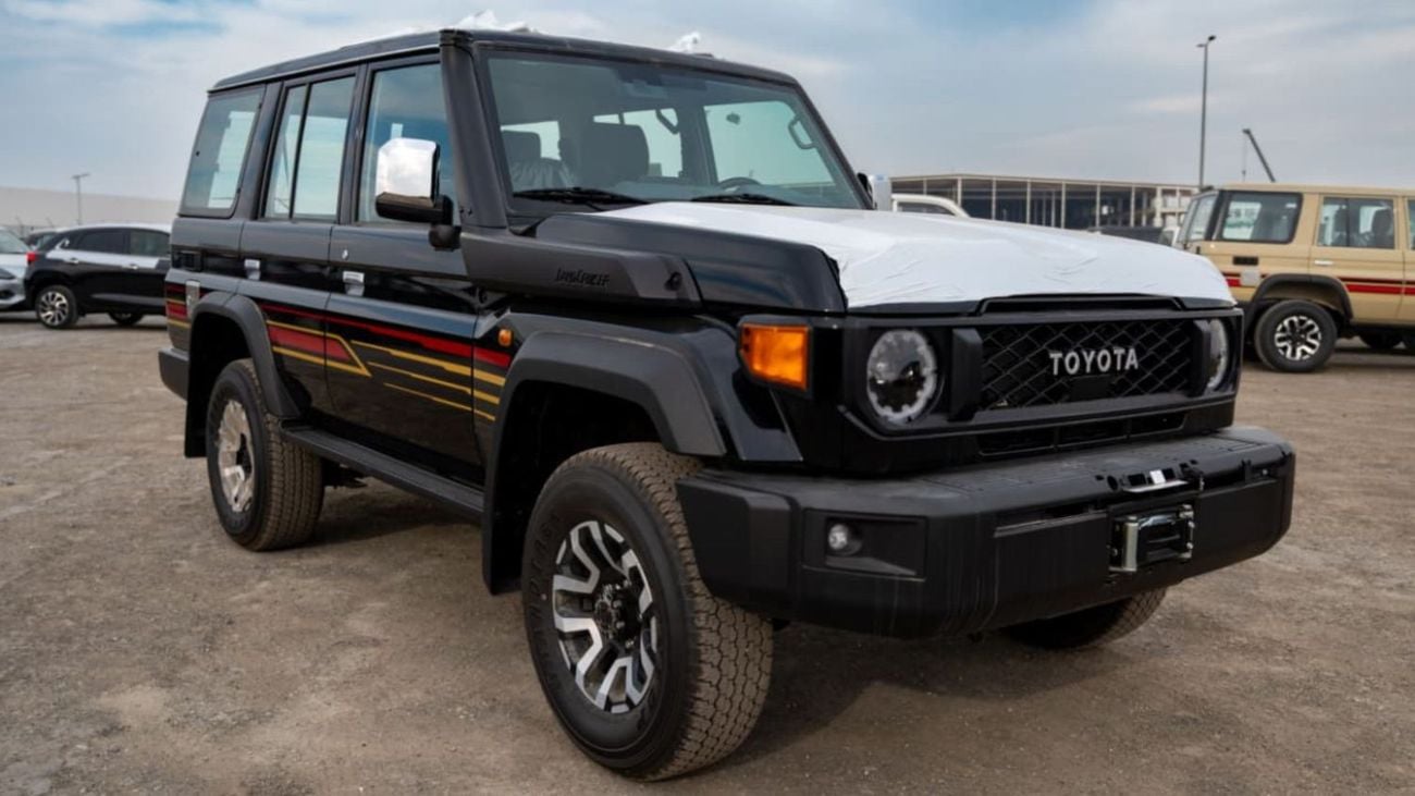 Toyota Land Cruiser 70 LC 76 2.8L | Diesel | 4 Cylinder | 6 Speed Automatic | 5 Door | 5 Seats