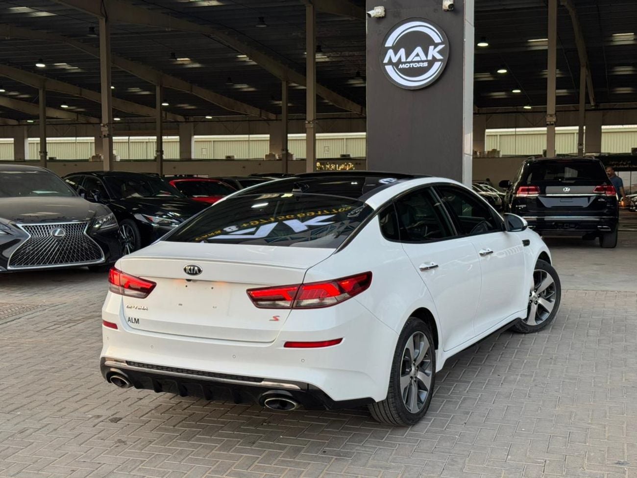 Kia Optima Si 2.4L 2.4L V4 / PANORAMIC SUNROOF / LEATHER / ROAD ASSIST / RIMS / IN PERFECT CONDITION