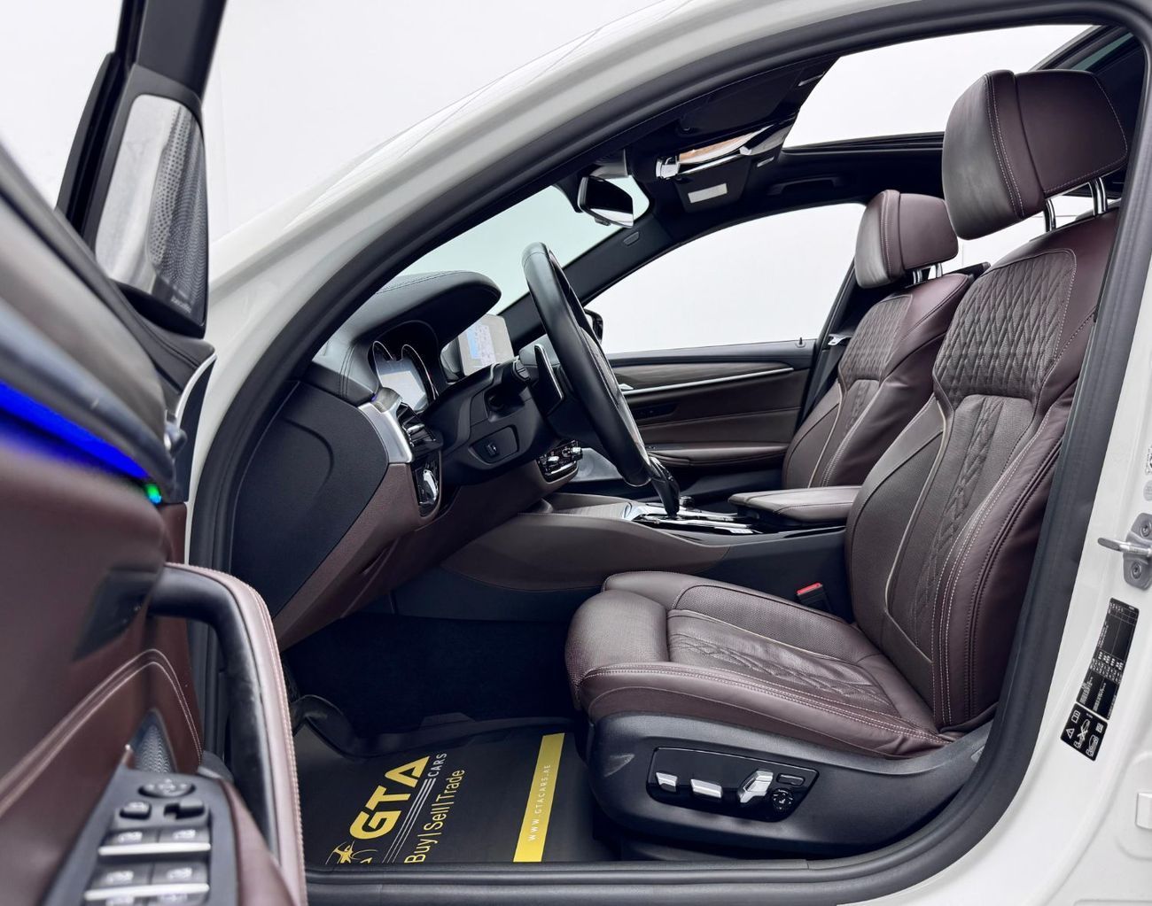 BMW M550i Std 4.4L 2018 BMW 550i xDrive M-Sport, Oct 2027 BMW Service Contract, BMW Service History, GCC