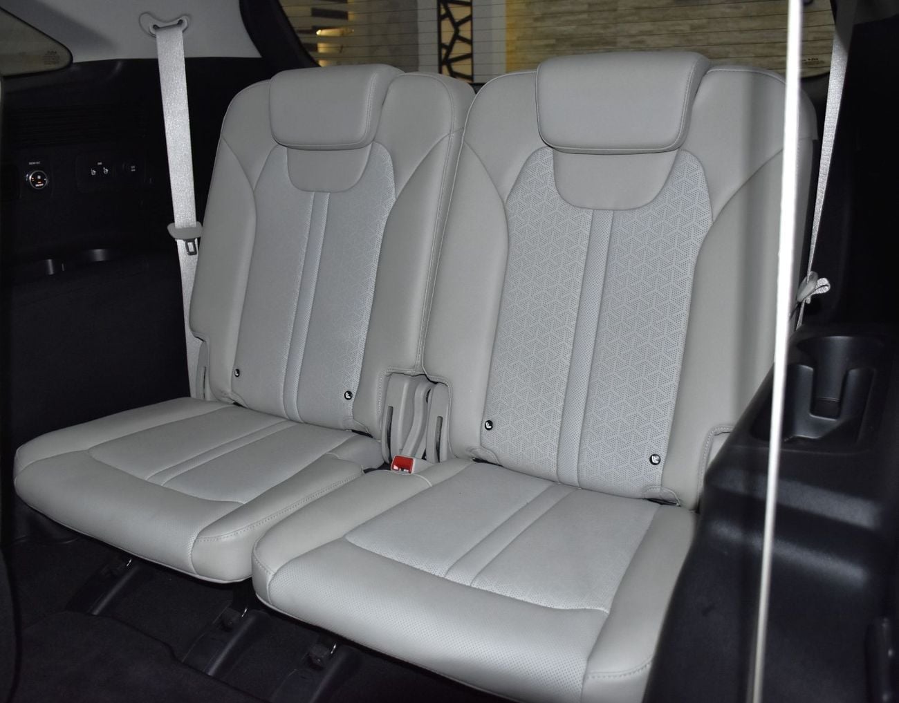 Kia Sorento EXCELLENT DEAL for our KIA Sorento V4 ( 2023 Model ) in Silver Color GCC Specs