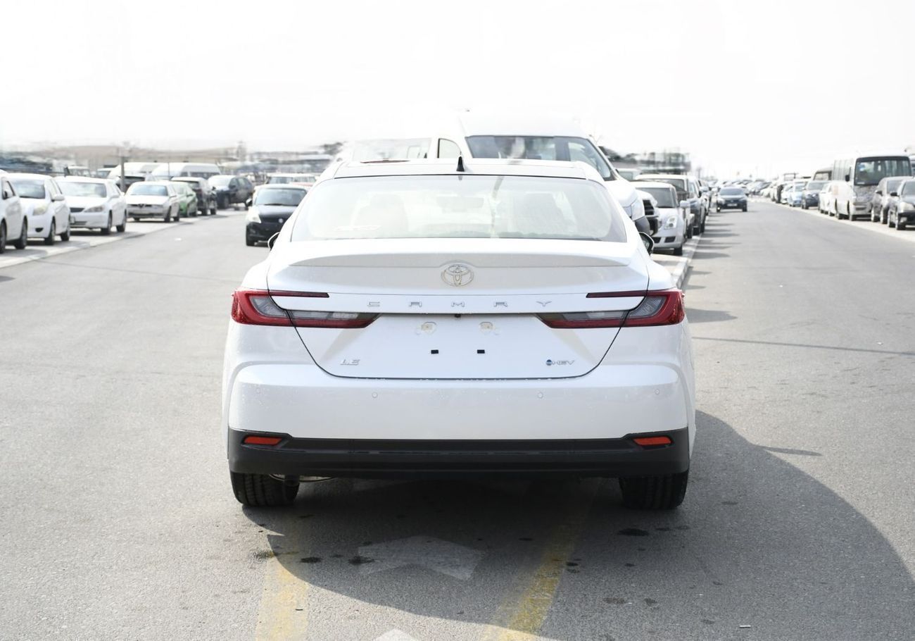 تويوتا كامري 2.5L LE HEV With Panoramic (Ready Stock)