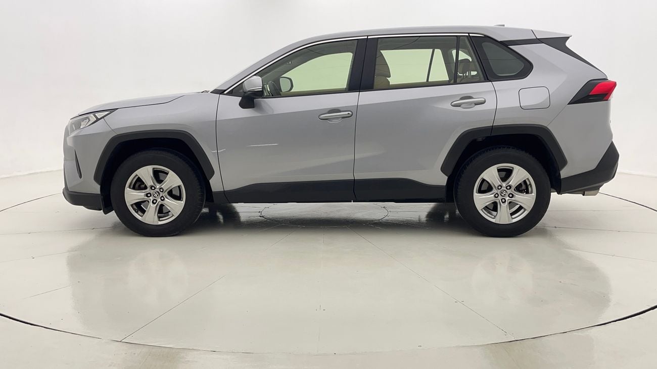 تويوتا راف ٤ EX 2.5 | بدون دفعة مقدمة | اختبار القيادة في المنزل