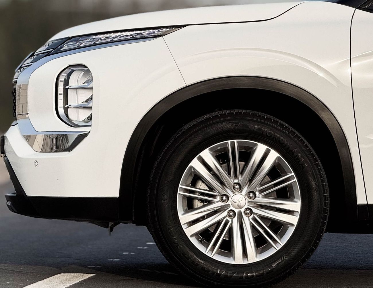 Mitsubishi Outlander Mitsubishi Outlander 2023 GCC 2.4L accident-free original paint in excellent condition 1025 PM