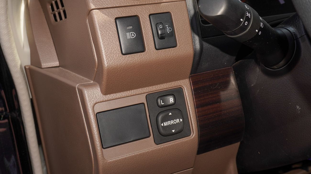 Toyota Land Cruiser 70 LX 4.0L V6 A/T