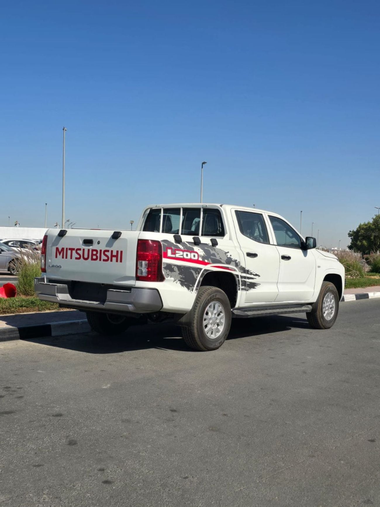 ميتسوبيشي L200 GLX Double Cab Petrol 2.4L
