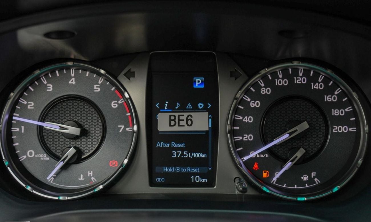Toyota Hilux SR5 (NON GCC)
