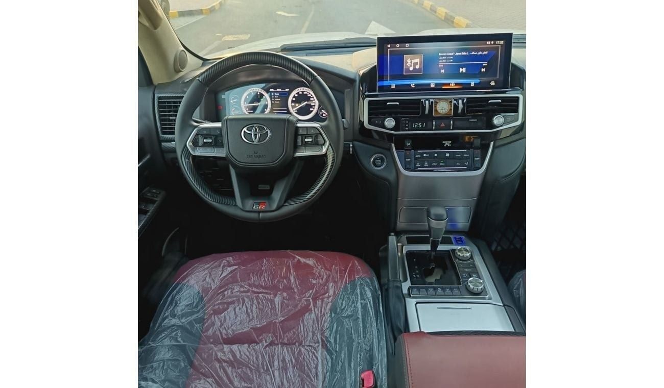 Toyota Land Cruiser 2010 vxr v8 change 202 Gr