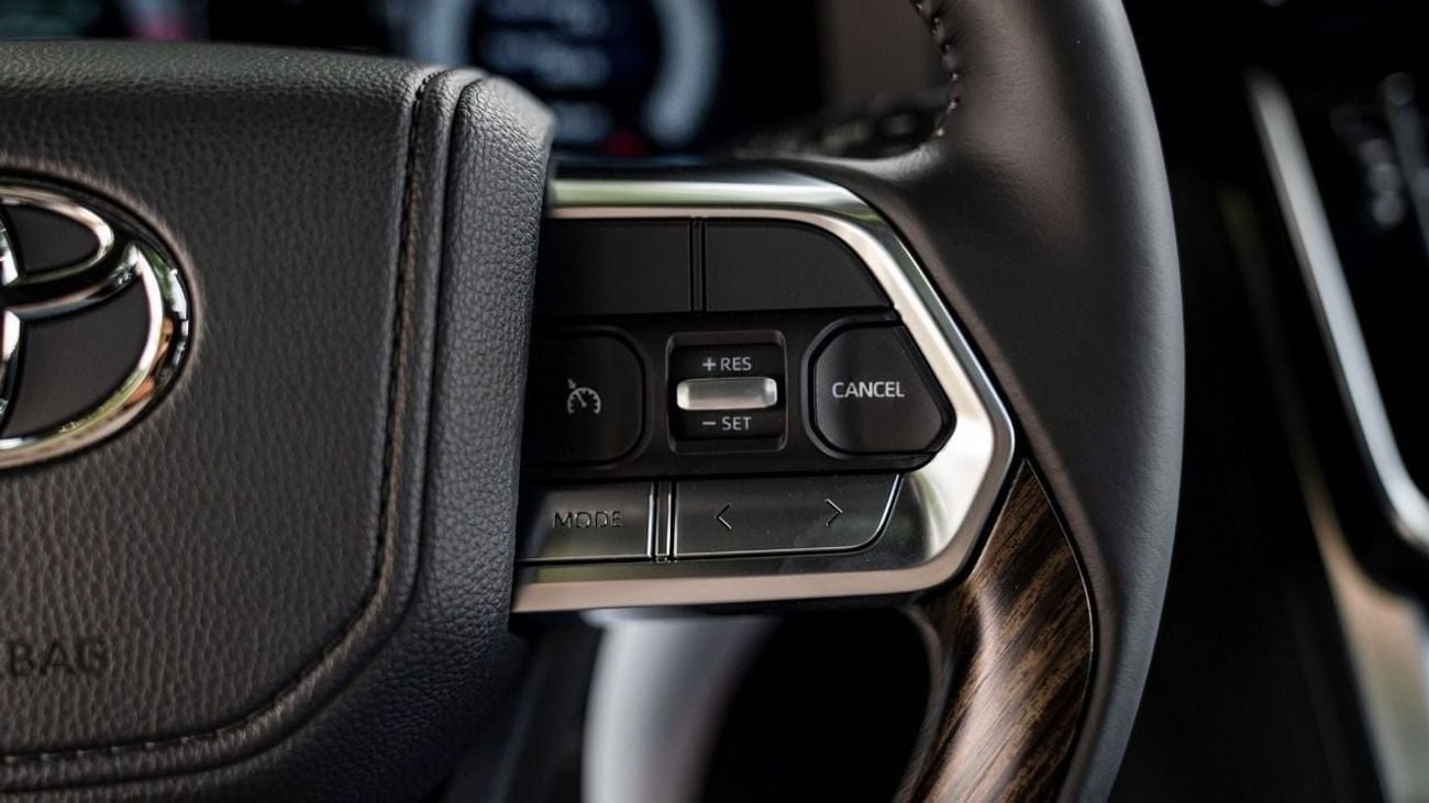 تويوتا لاند كروزر Toyota Land Cruiser VXR 3.3L AT Diesel 2025