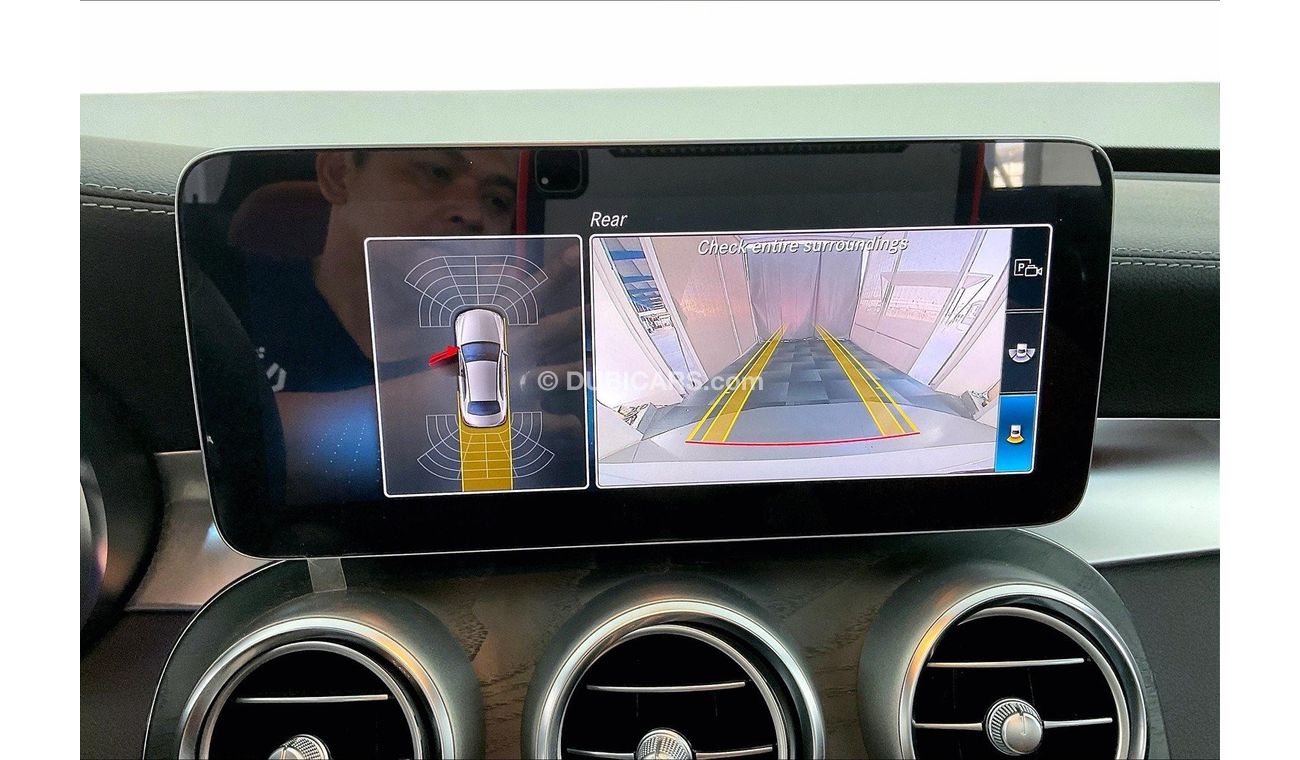 Mercedes-Benz C 200 Premium (AMG Line)