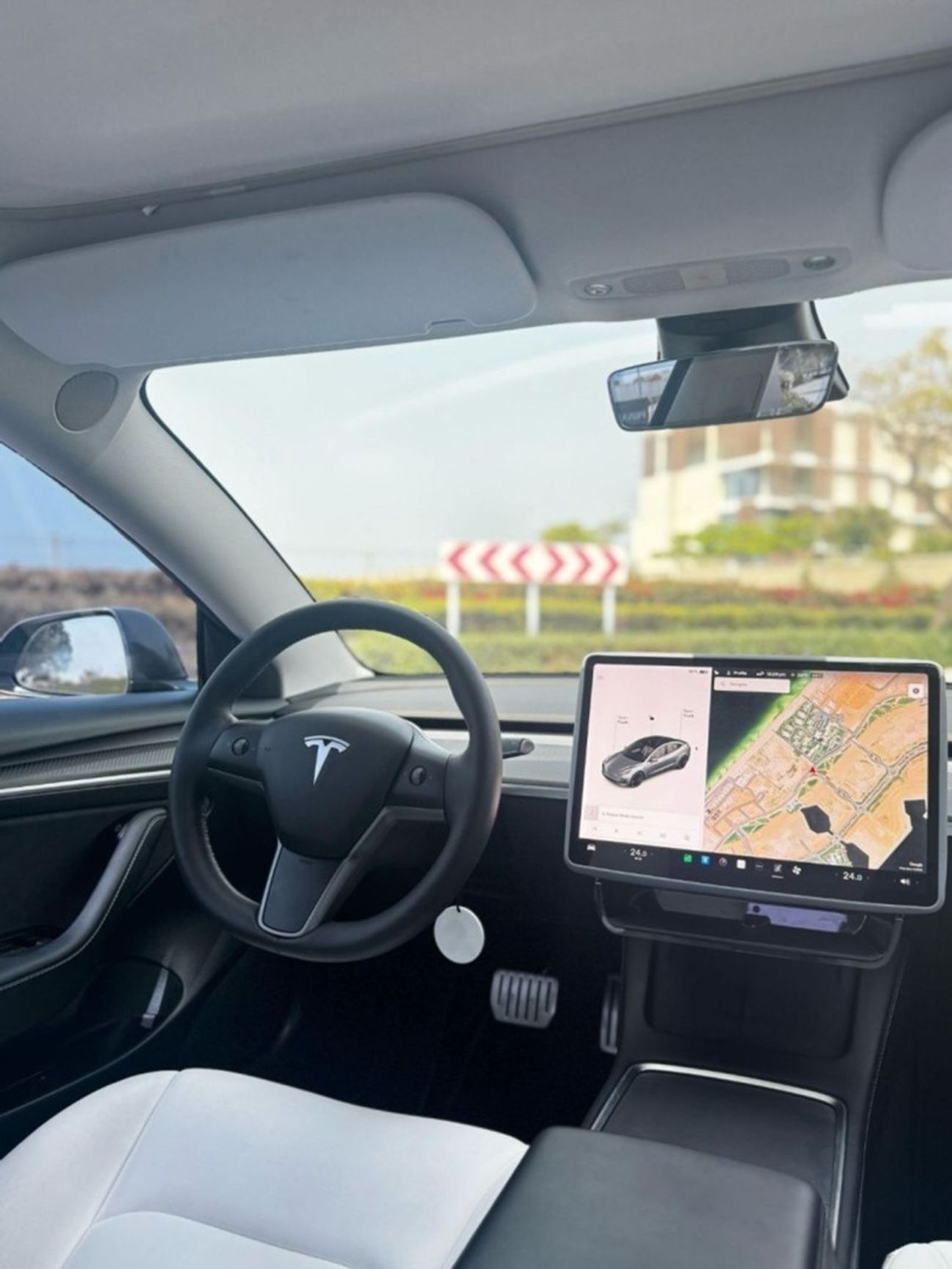 Tesla Model 3 TESLA MODEL 3 PERFORMANCE DUAL MOTOR LONG RANGE Model: 2021 Milage 84.000km Price: 110.000 dirhams (