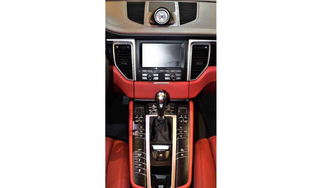 Porsche Macan FULL SERVICE HISTORY ONLY 85000KM! AMAZING Porsche Macan S 2015 Model!! in White Color! GCC Specs