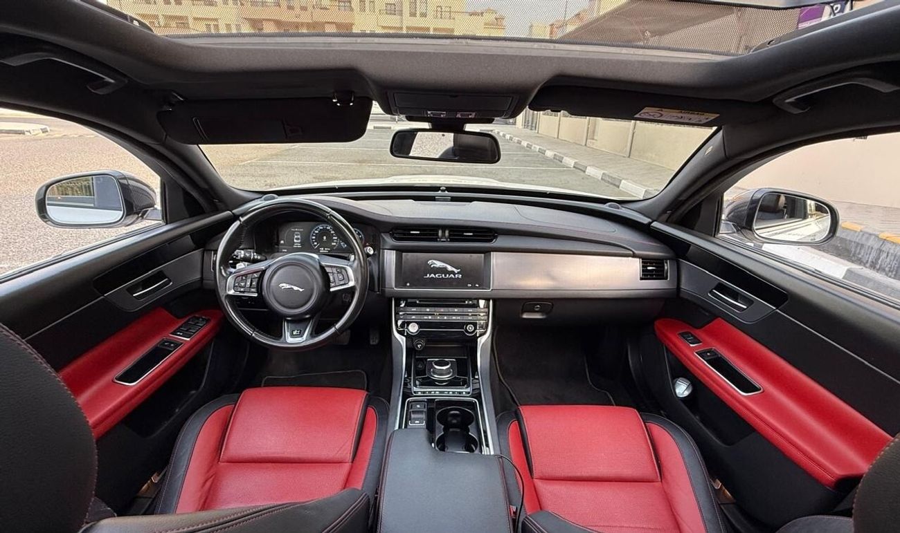 Jaguar XF R-Sport 2.0L Sedan