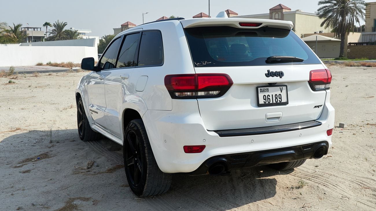 جيب جراند شيروكي SRT8