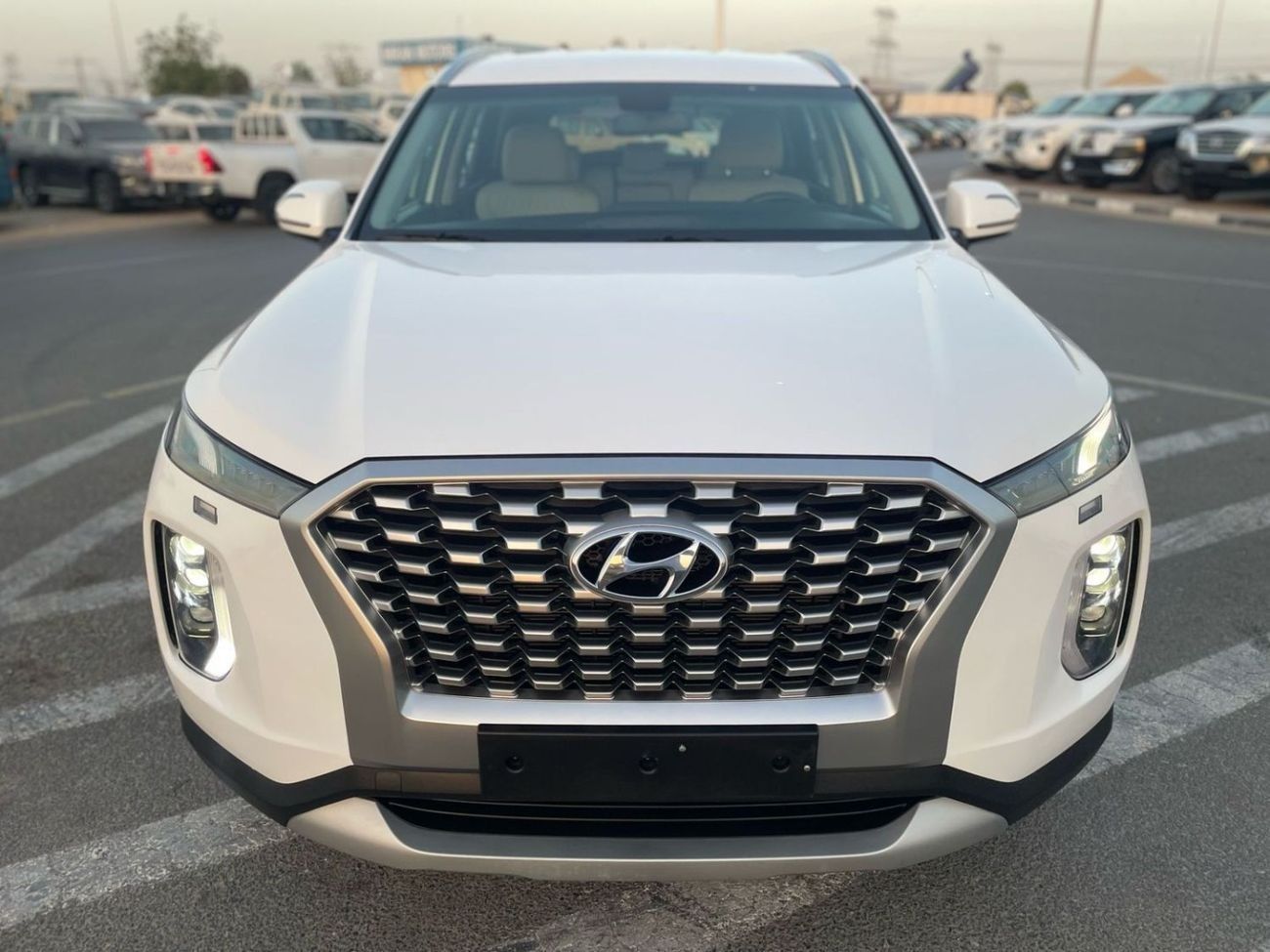 Hyundai Palisade 2022 Hyundai Palisade Comfort Edition 3.5L V6 - GCC MidOption+ - 7 Seater - AWD 4x4 -