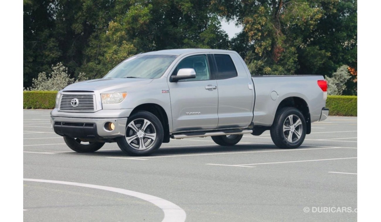Toyota Tundra The 2012 model is a door and a half in excellent condition, 8 cylinders Nafel automatic movement, ki
