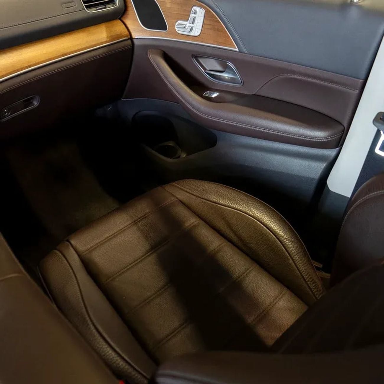 مرسيدس بنز GLE 450 Std 3.0L (389 HP)