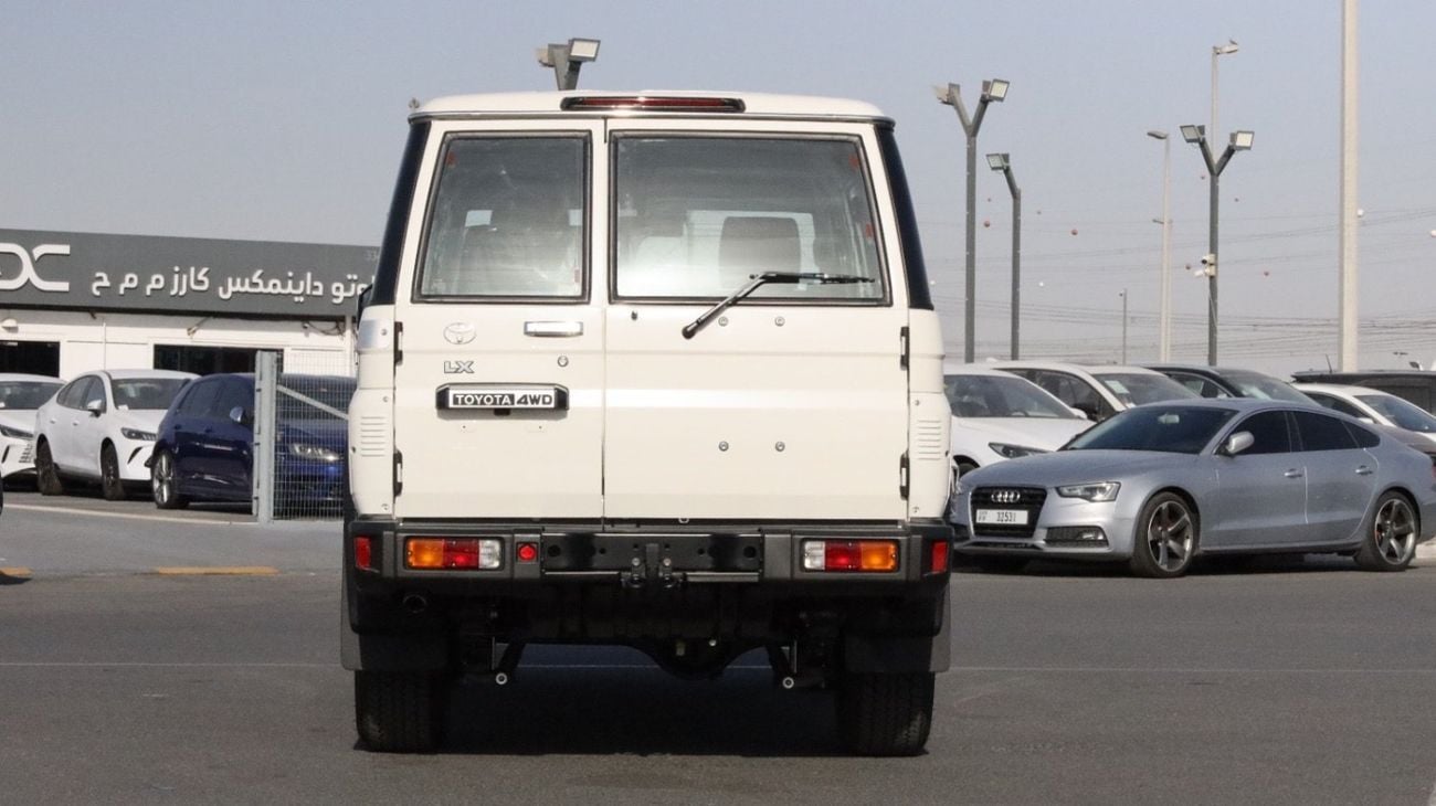 Toyota Land Cruiser 70 VXR 4.0L (5 Door)