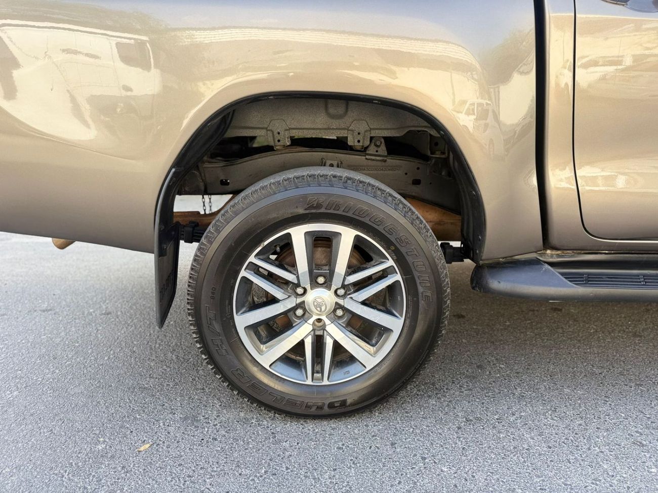 Toyota Hilux DOUBLE CABIN | MANUAL TRANSMISSION | RHD | 2.8L DIESEL ENGINE | PUSH START