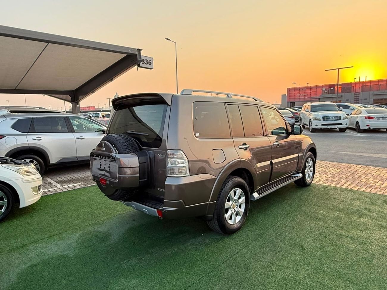Mitsubishi Pajero GLS MIDLINE full panoramic sunroof, two original keys,