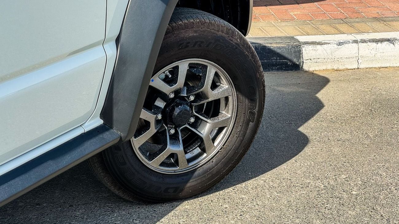 سوزوكي جيمني GLX AT 2026 (GCC Specs) 1.5L - Brand New 5 Doors
