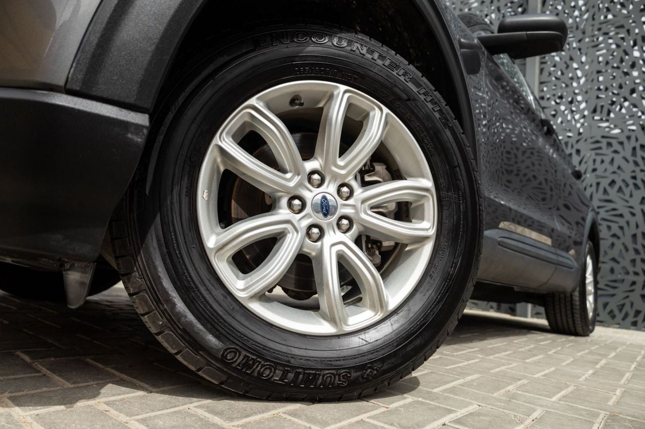 فورد إكسبلورر Base 100A 3.3L RWD