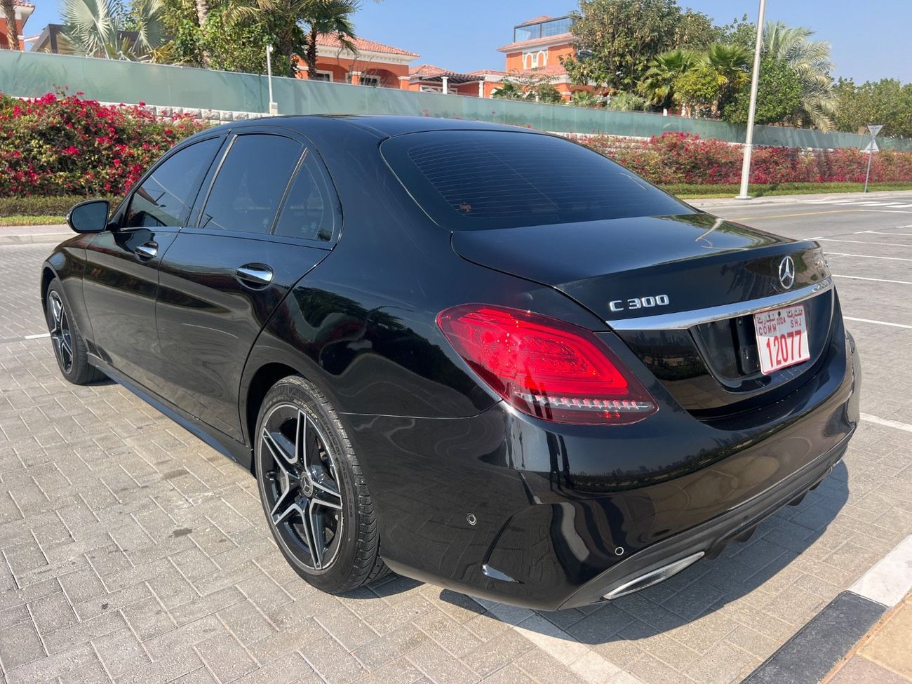 Mercedes-Benz C 300 Premium + 2.0L