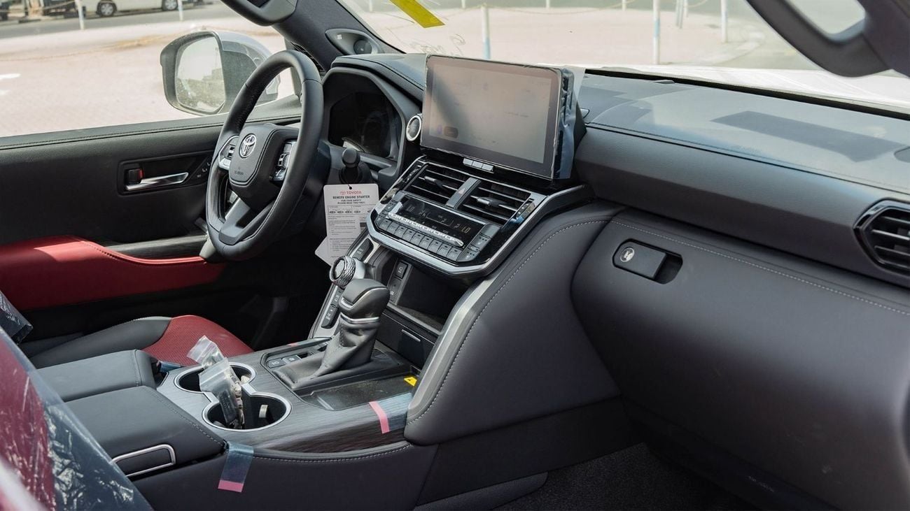 Toyota Land Cruiser 2025 Toyota Land Cruiser VXR 3.5L Twin Turbo AT Petrol (Silver)