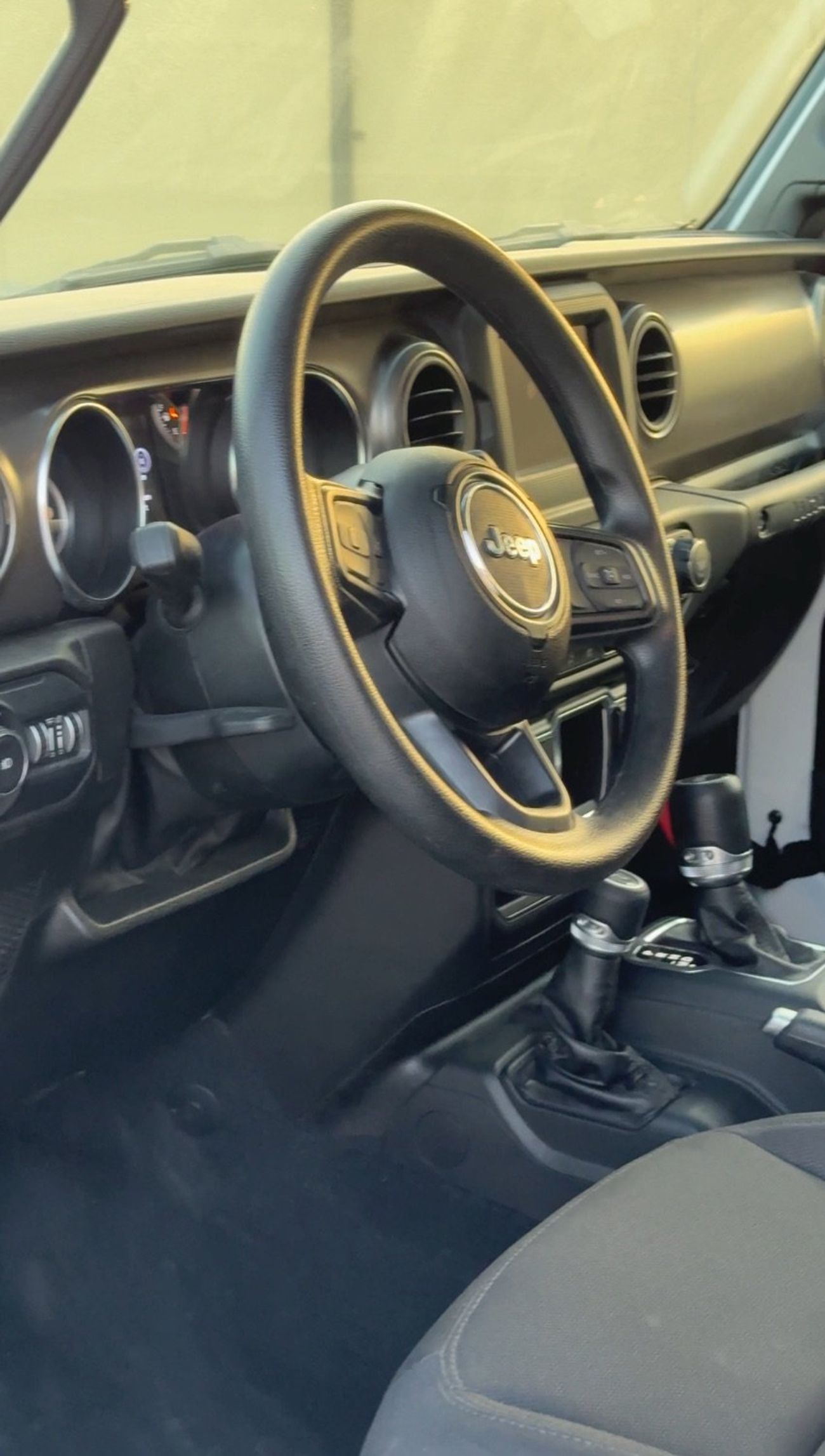 Jeep Wrangler 2022 Jeep Wrangler Sport • American Specs  3,000 km • 3.6L V6 (3604cc)