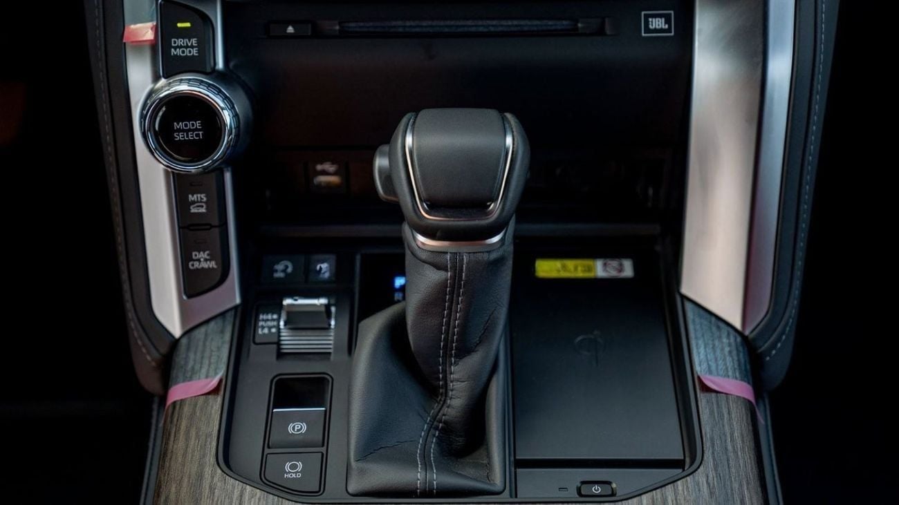 تويوتا لاند كروزر VXR Toyota land cruiser VXR 3.5L Petrol Full Option 2025