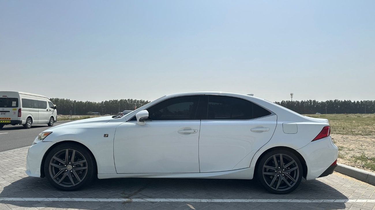 لكزس IS 250 F Sport 2.5L
