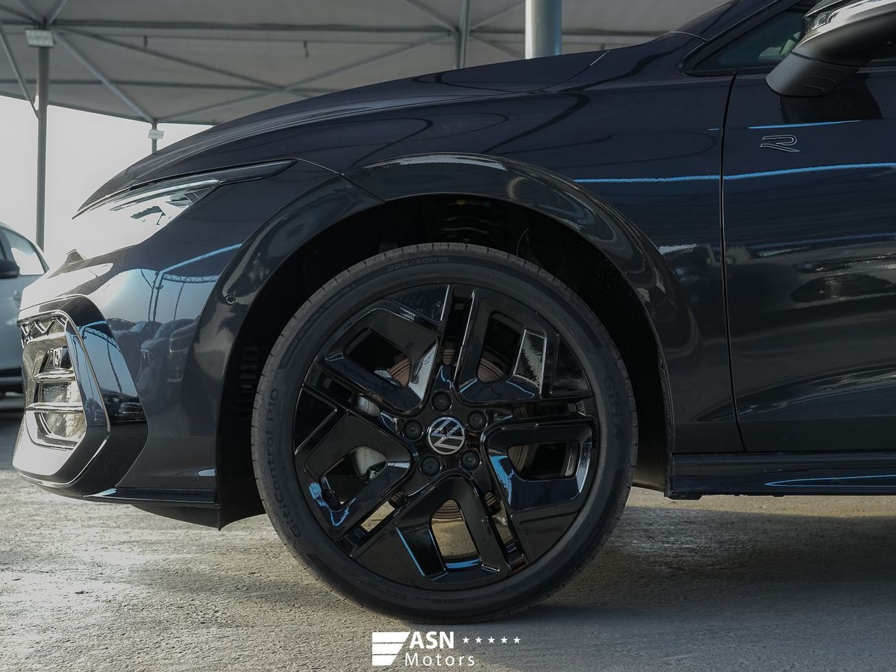 Volkswagen Golf R-Line Black Package Full Edition 2025 (Export Price)